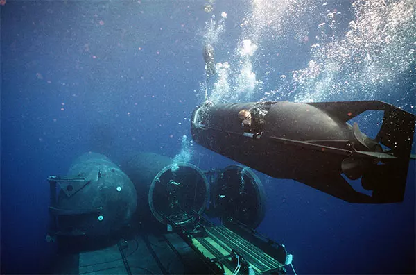 U.S. NAVY SEAL SDVT-1 COMBAT DIVER